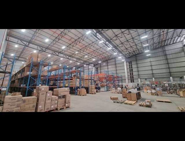 3,213M² WAREHOUSE TO LET IN AIRPORT INDUSTRIA